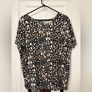 Black, cream and white blouse size xxl